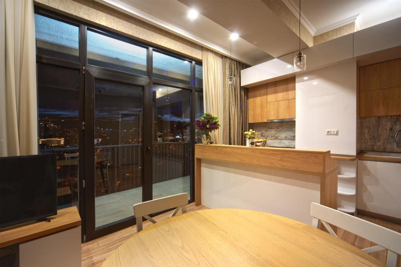 Apartment By The River Tbilisi Esterno foto