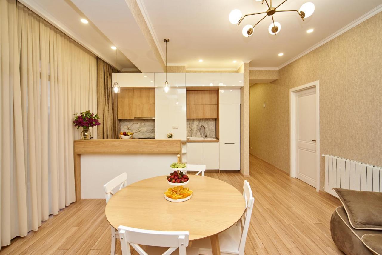 Apartment By The River Tbilisi Esterno foto