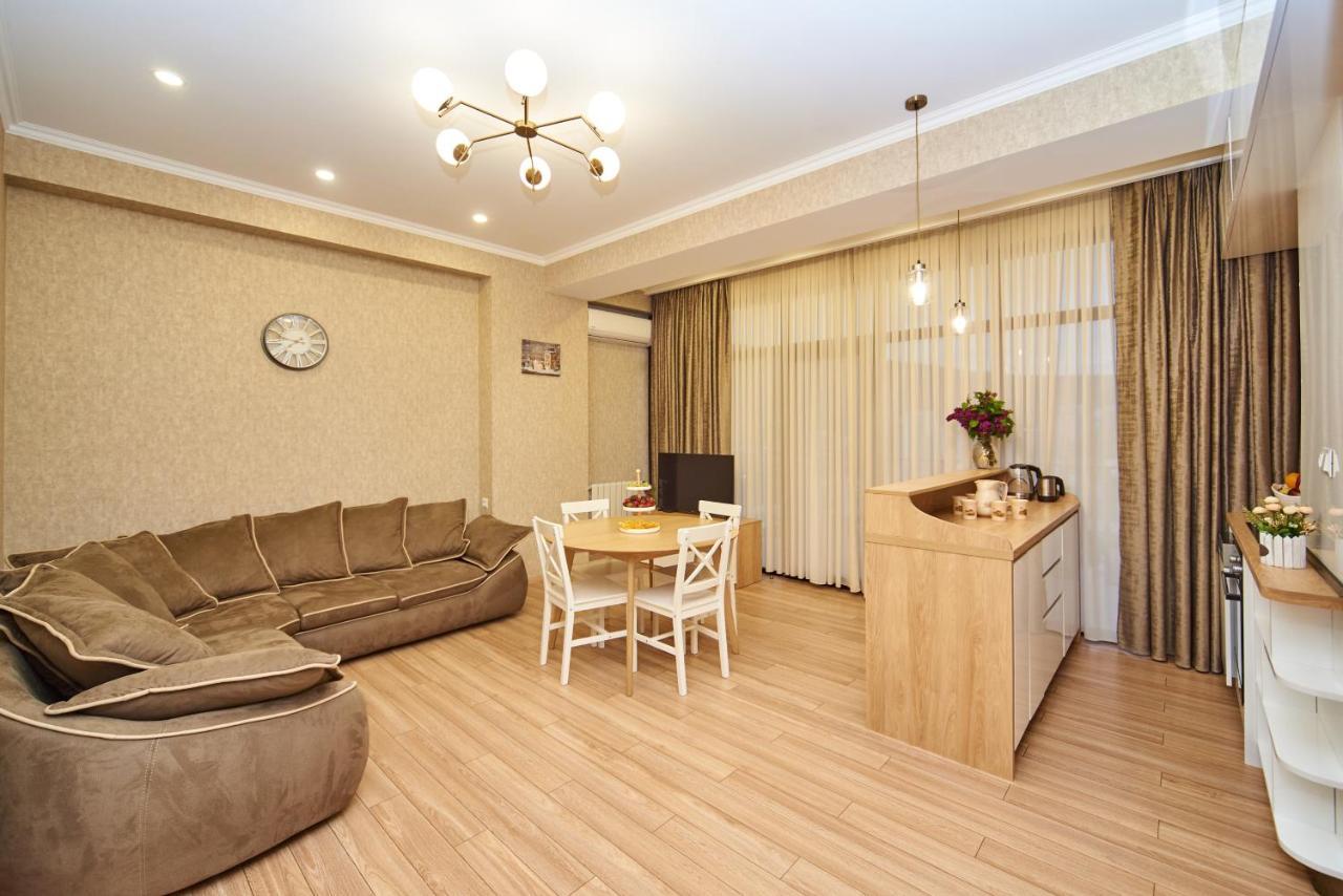 Apartment By The River Tbilisi Esterno foto
