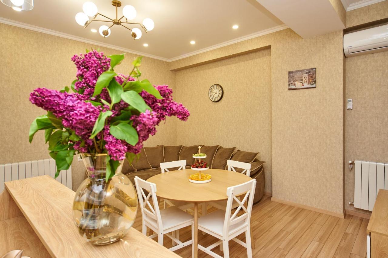 Apartment By The River Tbilisi Esterno foto